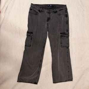 Hollister Low-Rise Baggy Cargo Jeans – Women’s 14R (W32R) Charcoal Wide Leg Y2K